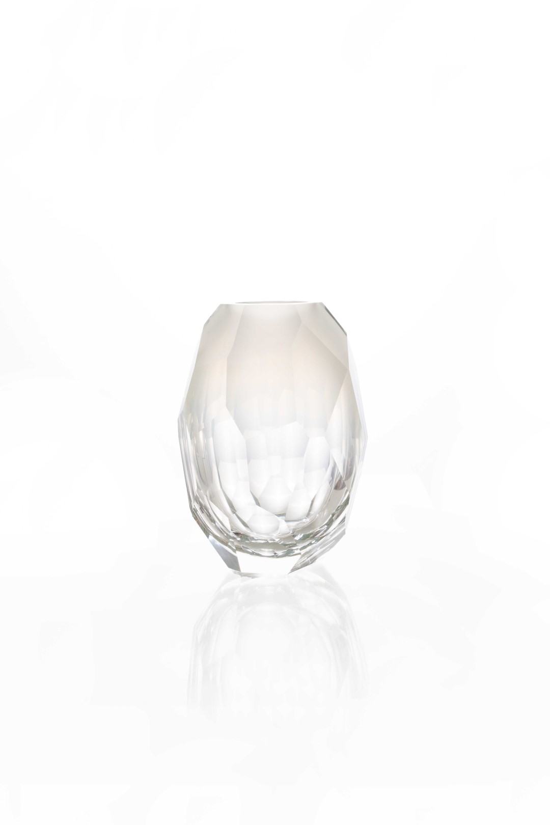 Lukáš Jabůrek váza Spring, křiťál podjímaný limetkovým opálem, 30cm